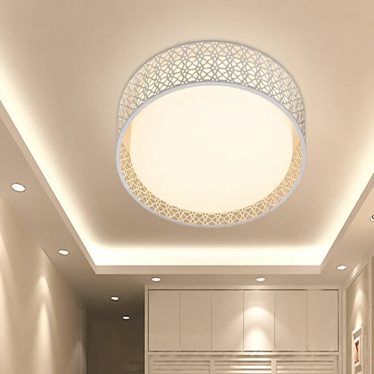 Interlaced-Lattice Ring Ceiling Light