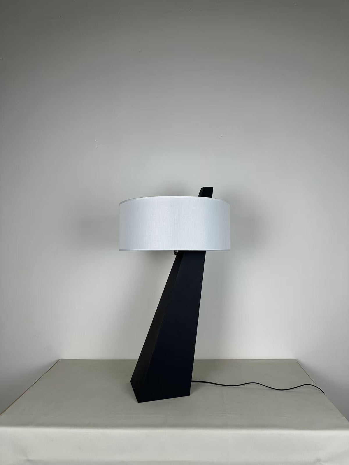 Nordic Simple Post-modern Light Luxury Table Lamp Designer Bedroom Bedside Lamp Advanced Sense Living Room Decorative Glass Creative