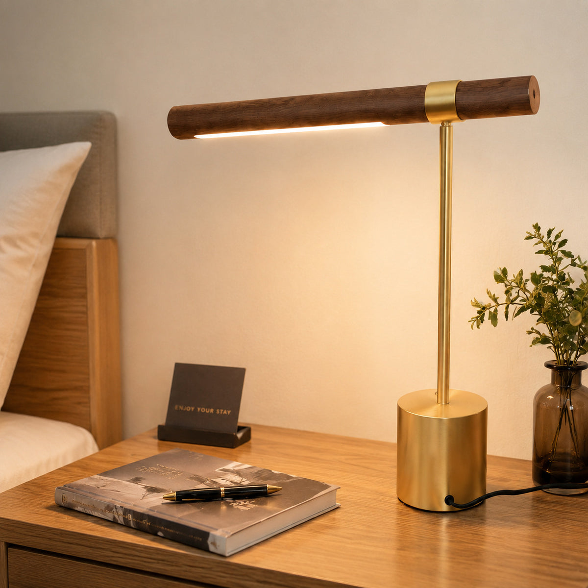 Nordic Creative Wood Grain Led Table Lamp, Light Luxury Designer Bedside Lamp, Office Hotel Study Reading Atmosphere Light